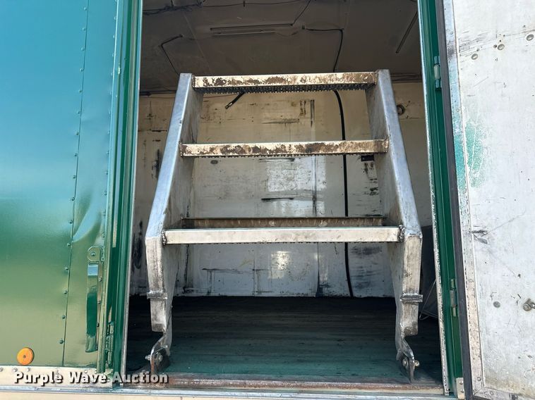 image for item DW4270 1994 Mack RD690S box truck