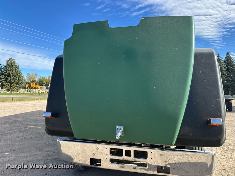 image for item DW4270 1994 Mack RD690S box truck