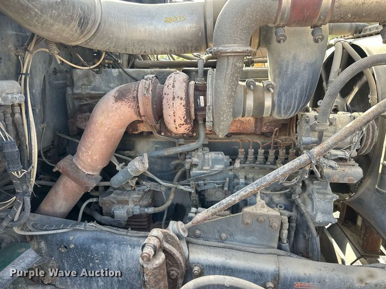 image for item DW4270 1994 Mack RD690S box truck