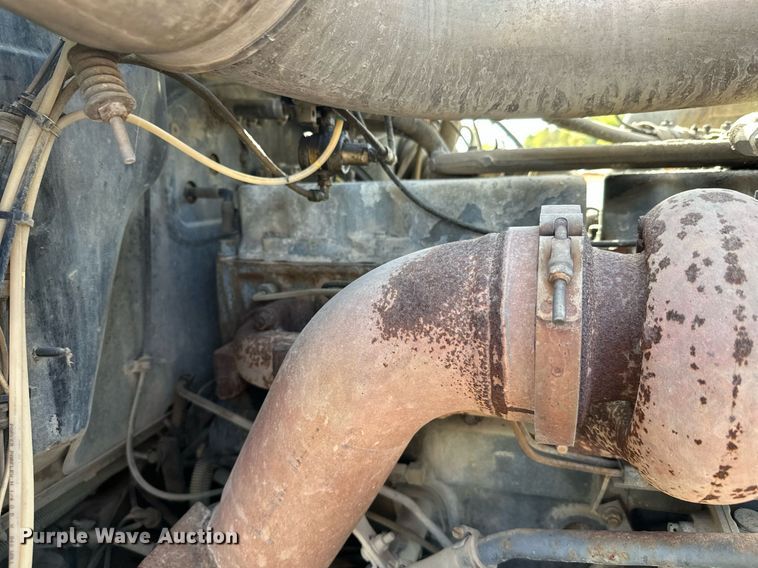 image for item DW4270 1994 Mack RD690S box truck