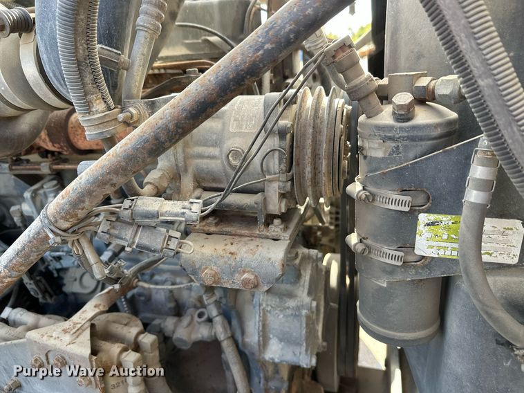 image for item DW4270 1994 Mack RD690S box truck