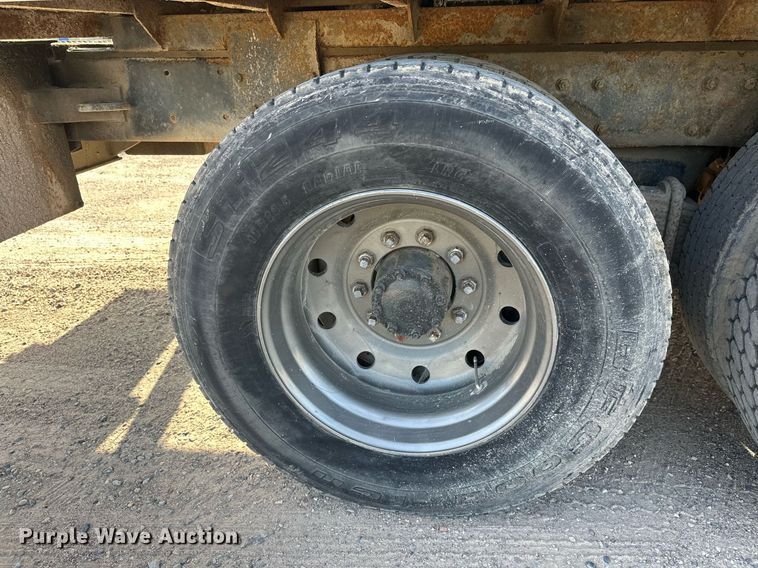 image for item DW4270 1994 Mack RD690S box truck