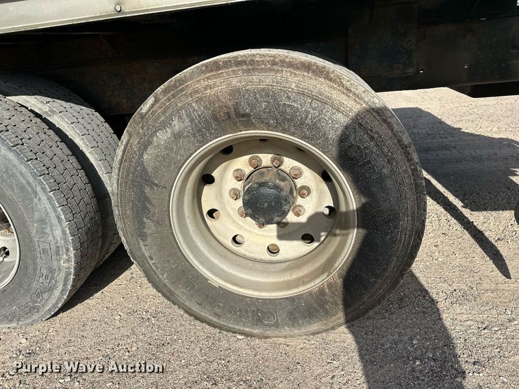 image for item DW4270 1994 Mack RD690S box truck