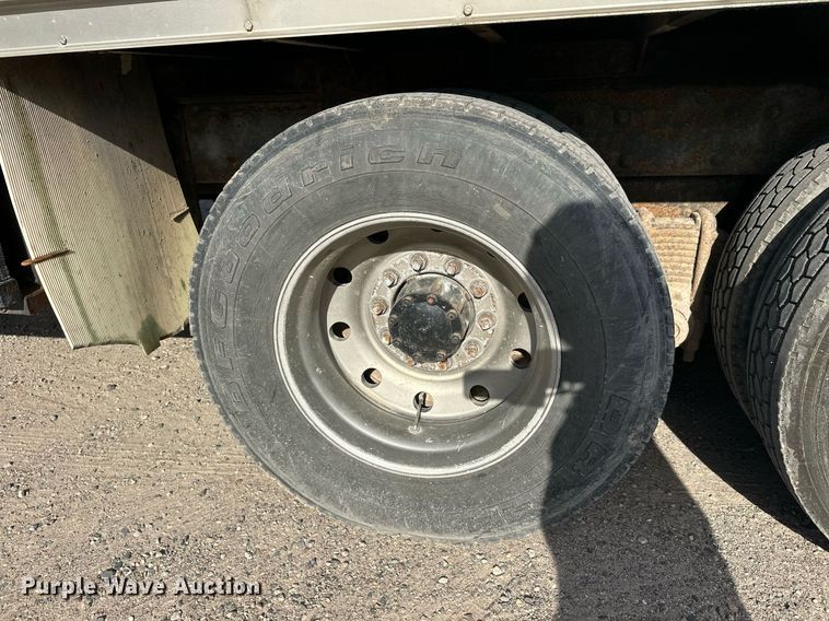 image for item DW4270 1994 Mack RD690S box truck