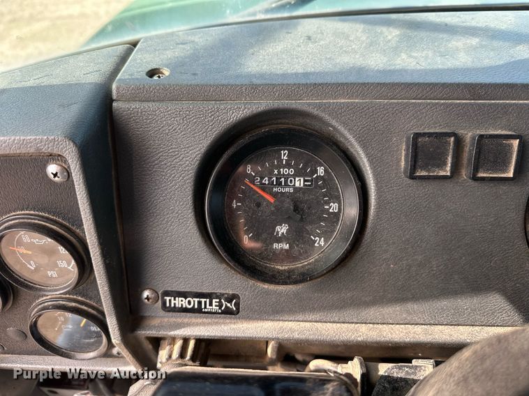 image for item DW4270 1994 Mack RD690S box truck