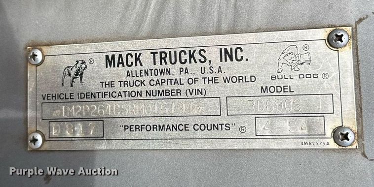image for item DW4270 1994 Mack RD690S box truck