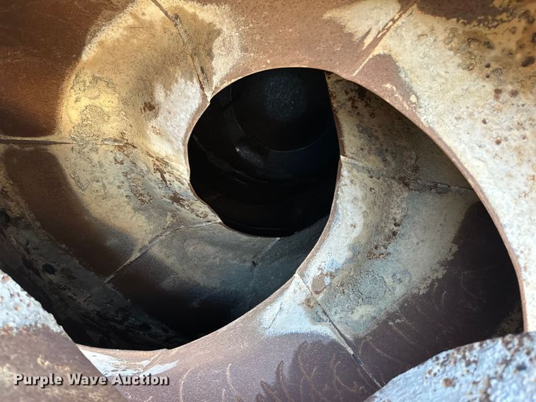 image for item DW4339 2001 International 5500i ready mix truck