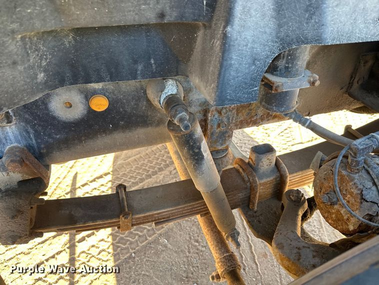 image for item DW4339 2001 International 5500i ready mix truck