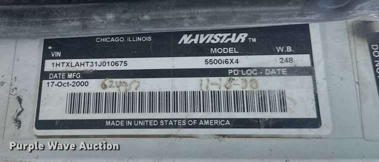 image for item DW4339 2001 International 5500i ready mix truck