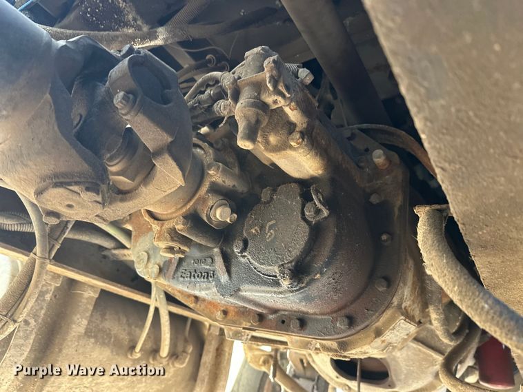 image for item DW4340 2002 International 5500i ready mix truck