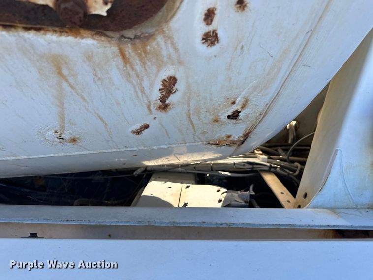 image for item DW4340 2002 International 5500i ready mix truck