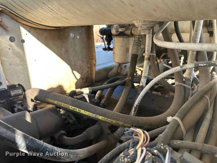 image for item DW4340 2002 International 5500i ready mix truck