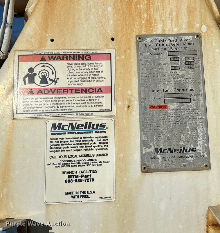 image for item DW4340 2002 International 5500i ready mix truck