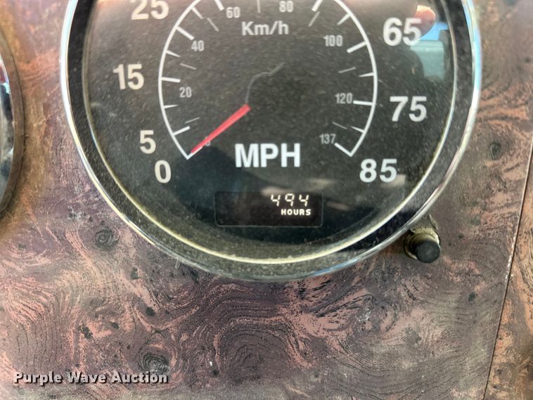 image for item DW4340 2002 International 5500i ready mix truck