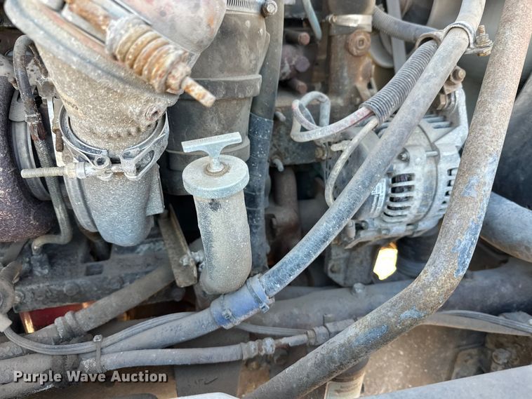 image for item DW4340 2002 International 5500i ready mix truck