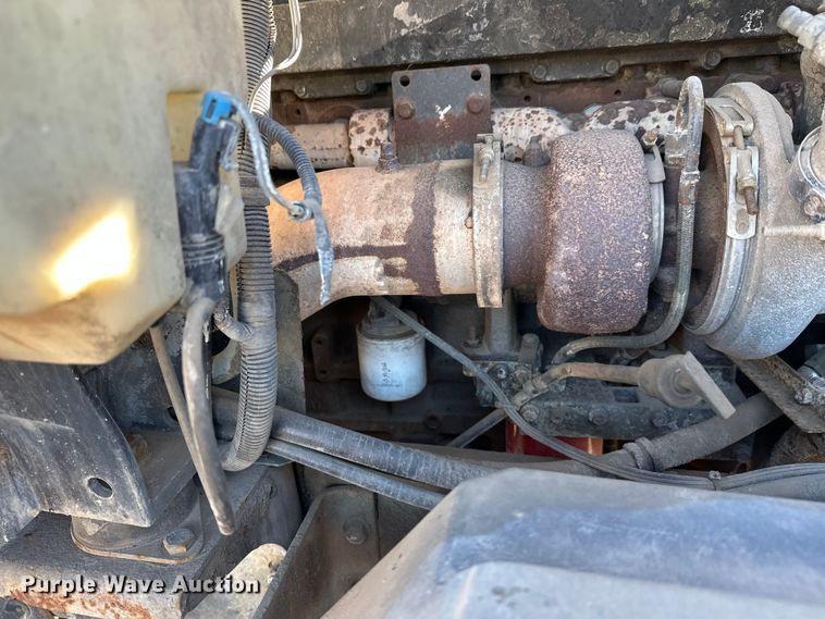 image for item DW4340 2002 International 5500i ready mix truck