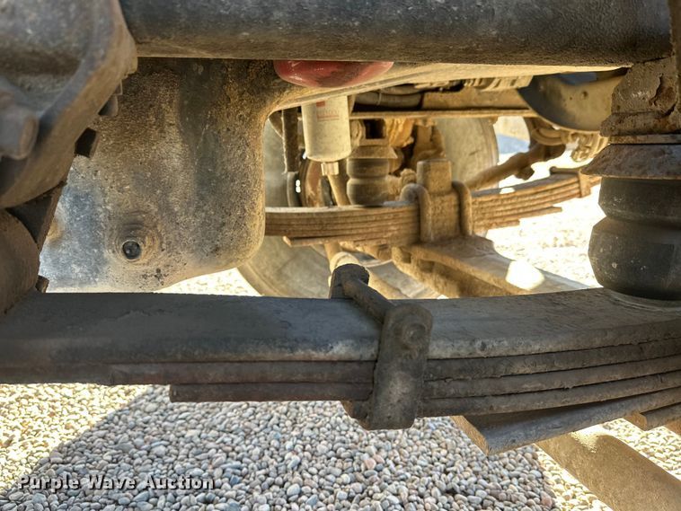 image for item DW4340 2002 International 5500i ready mix truck