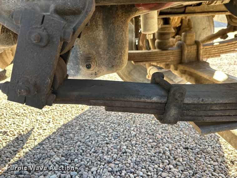 image for item DW4340 2002 International 5500i ready mix truck