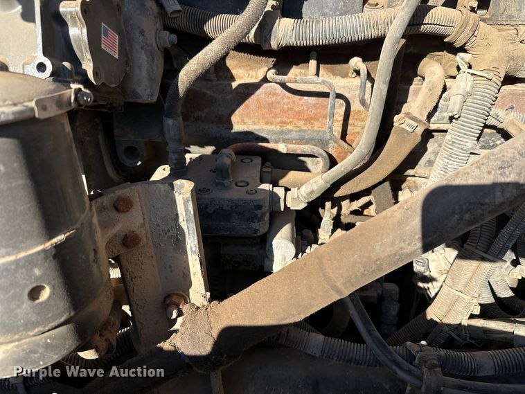 image for item DW4340 2002 International 5500i ready mix truck