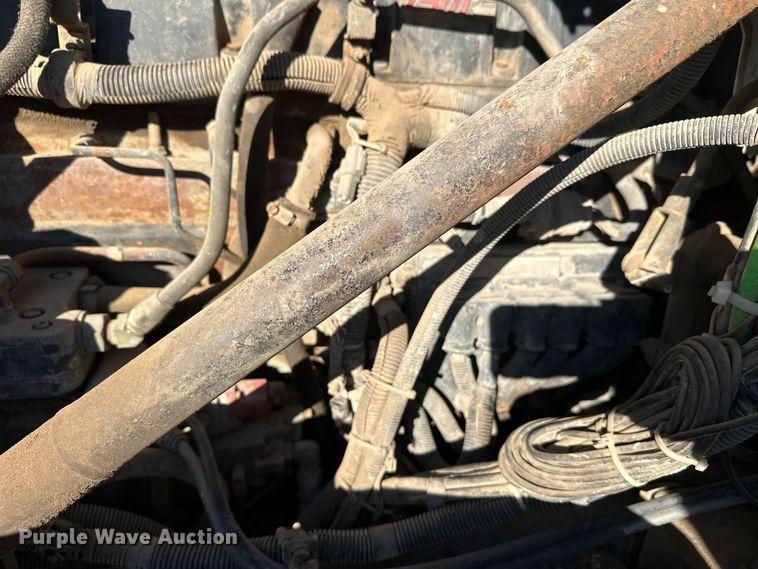 image for item DW4340 2002 International 5500i ready mix truck