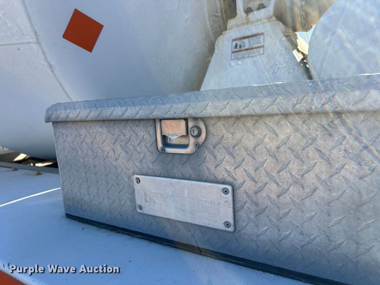 image for item DW4341 2004 International 5500i ready mix truck