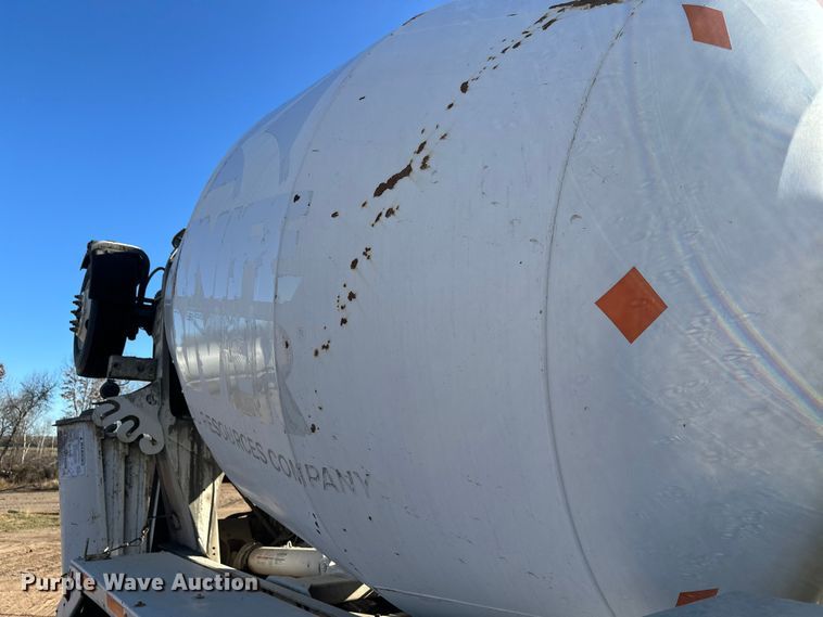 image for item DW4341 2004 International 5500i ready mix truck