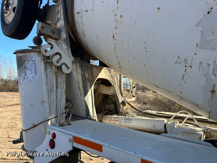 image for item DW4341 2004 International 5500i ready mix truck