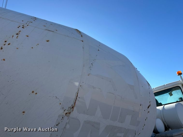 image for item DW4341 2004 International 5500i ready mix truck