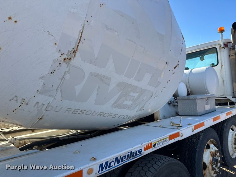 image for item DW4341 2004 International 5500i ready mix truck