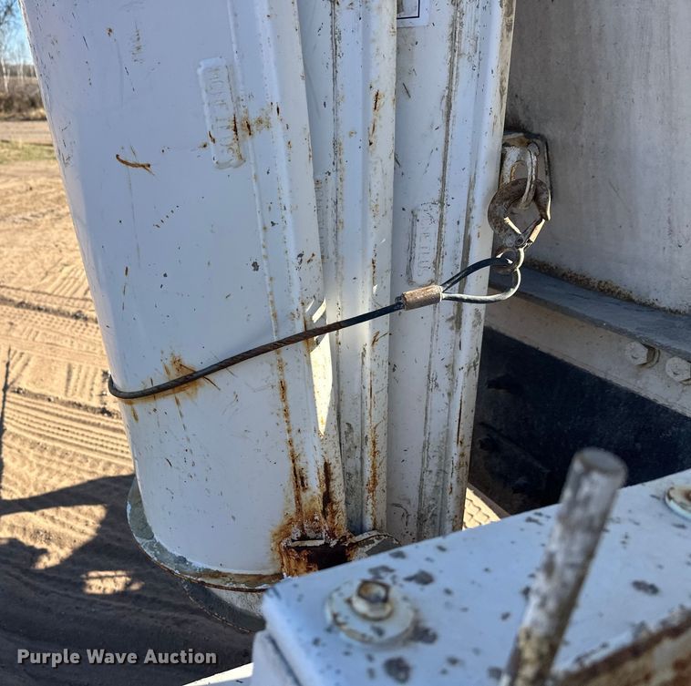 image for item DW4341 2004 International 5500i ready mix truck