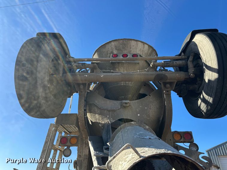 image for item DW4341 2004 International 5500i ready mix truck