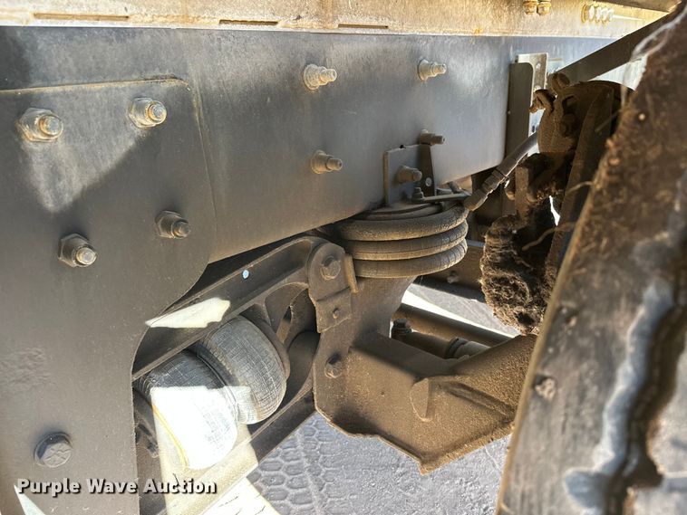 image for item DW4341 2004 International 5500i ready mix truck