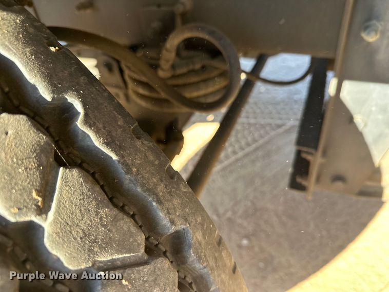 image for item DW4341 2004 International 5500i ready mix truck