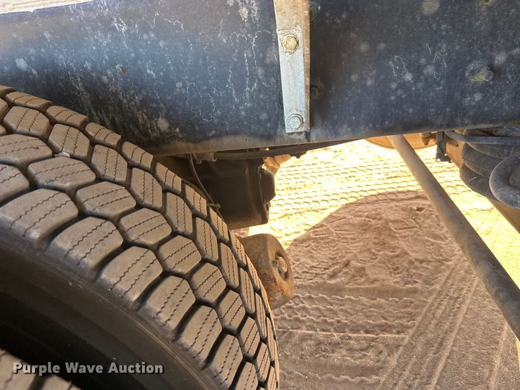 image for item DW4341 2004 International 5500i ready mix truck