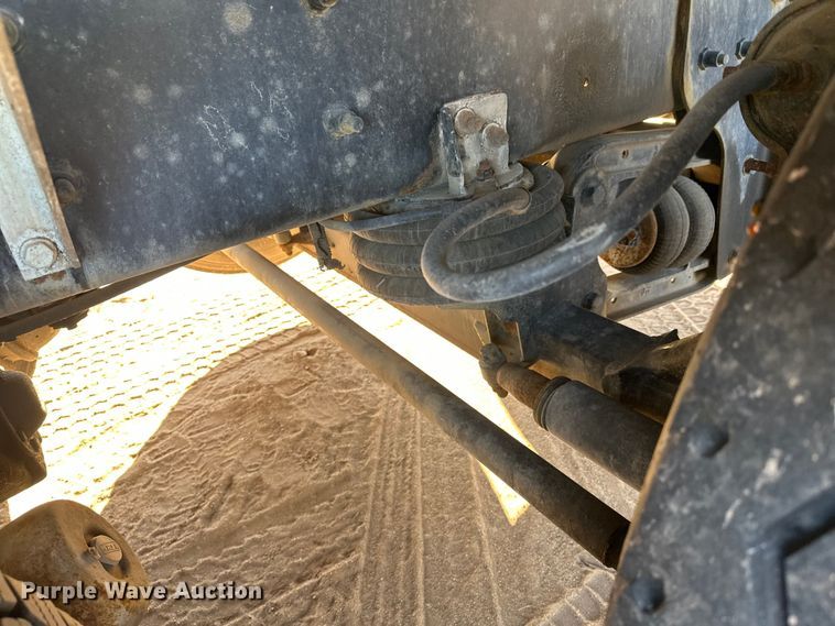 image for item DW4341 2004 International 5500i ready mix truck