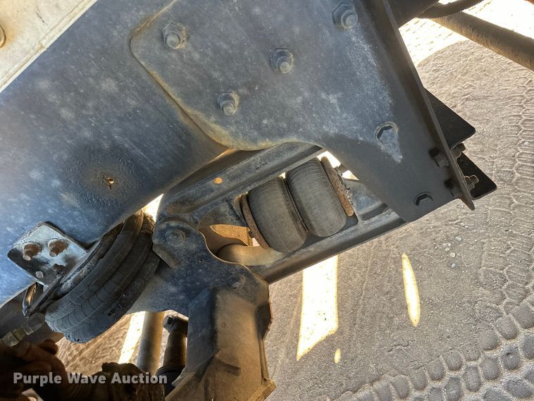 image for item DW4341 2004 International 5500i ready mix truck