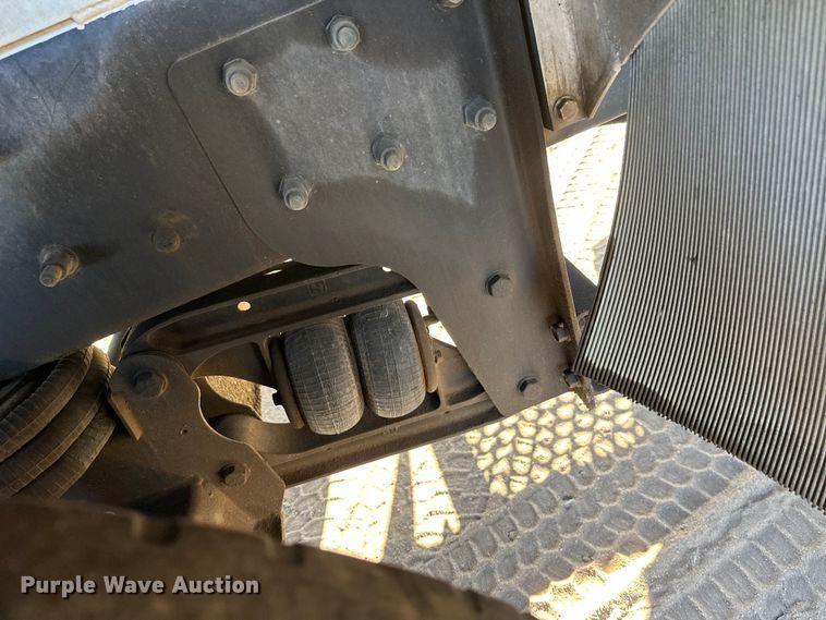 image for item DW4341 2004 International 5500i ready mix truck