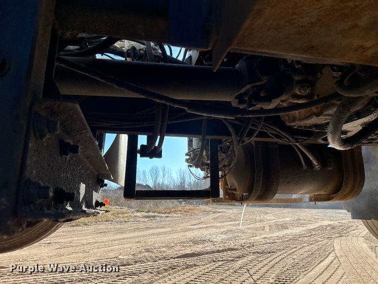 image for item DW4341 2004 International 5500i ready mix truck