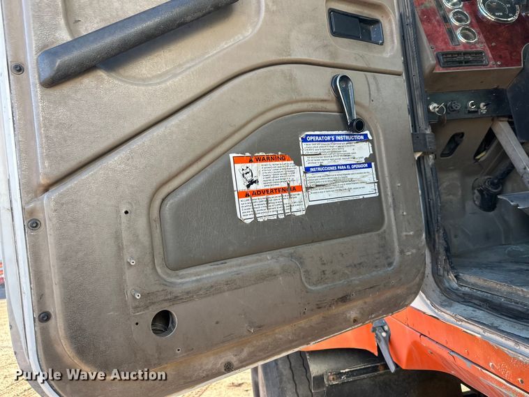 image for item DW4341 2004 International 5500i ready mix truck