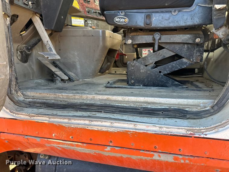 image for item DW4341 2004 International 5500i ready mix truck