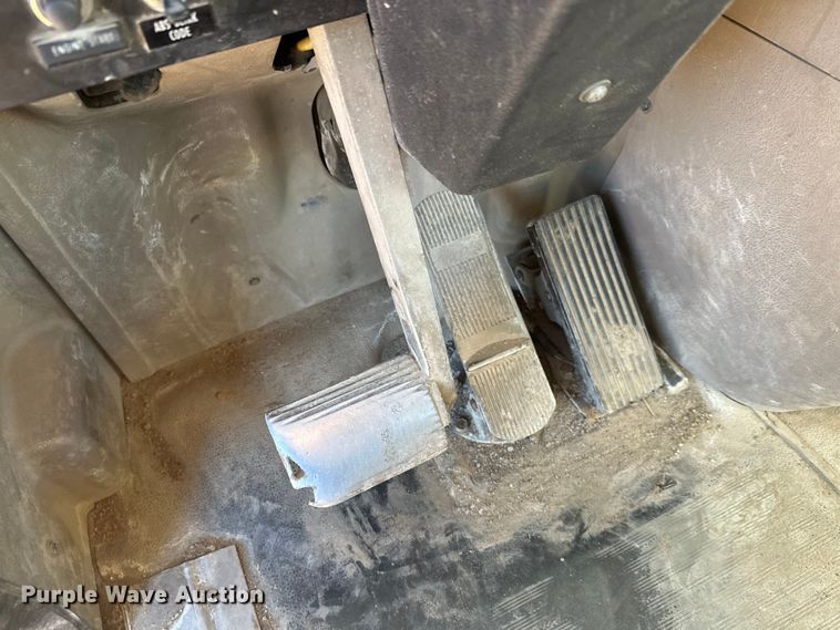 image for item DW4341 2004 International 5500i ready mix truck