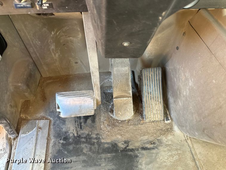 image for item DW4341 2004 International 5500i ready mix truck