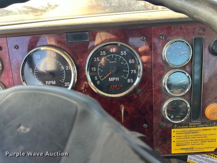 image for item DW4341 2004 International 5500i ready mix truck