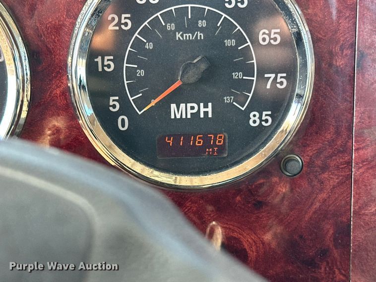 image for item DW4341 2004 International 5500i ready mix truck