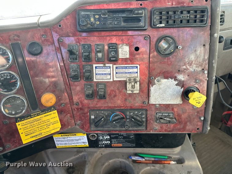 image for item DW4341 2004 International 5500i ready mix truck