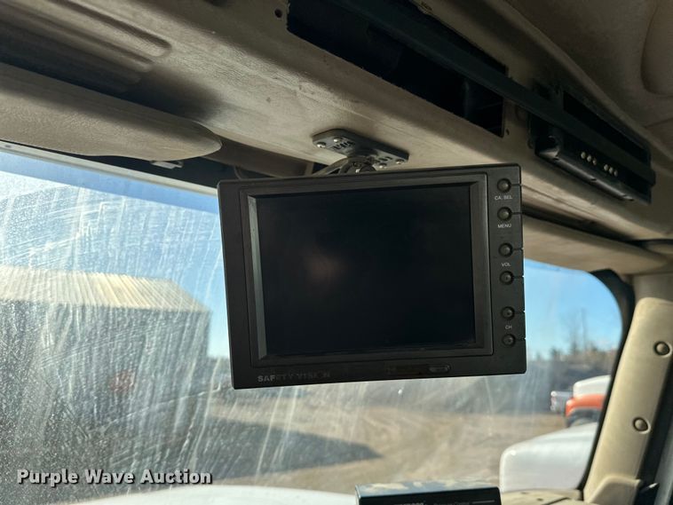 image for item DW4341 2004 International 5500i ready mix truck