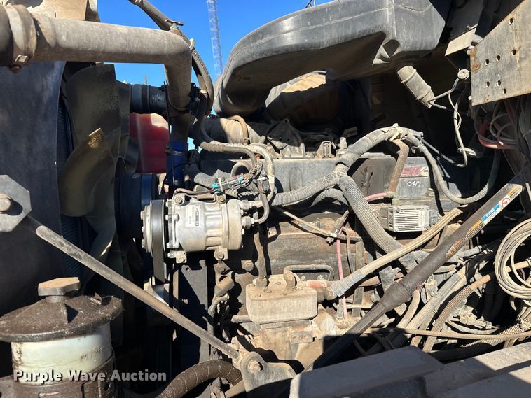 image for item DW4341 2004 International 5500i ready mix truck