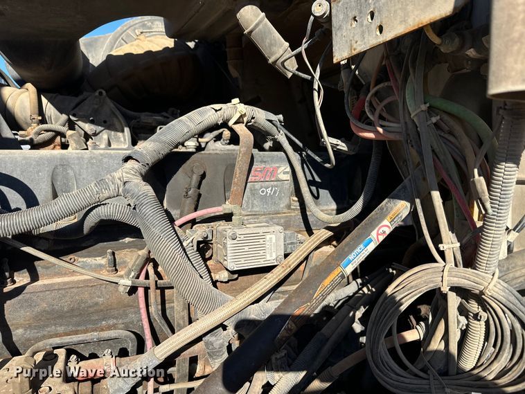 image for item DW4341 2004 International 5500i ready mix truck