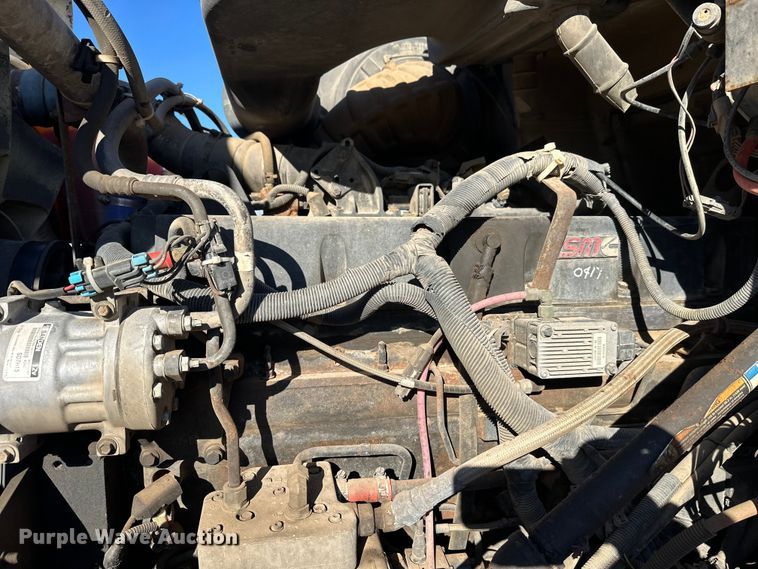image for item DW4341 2004 International 5500i ready mix truck