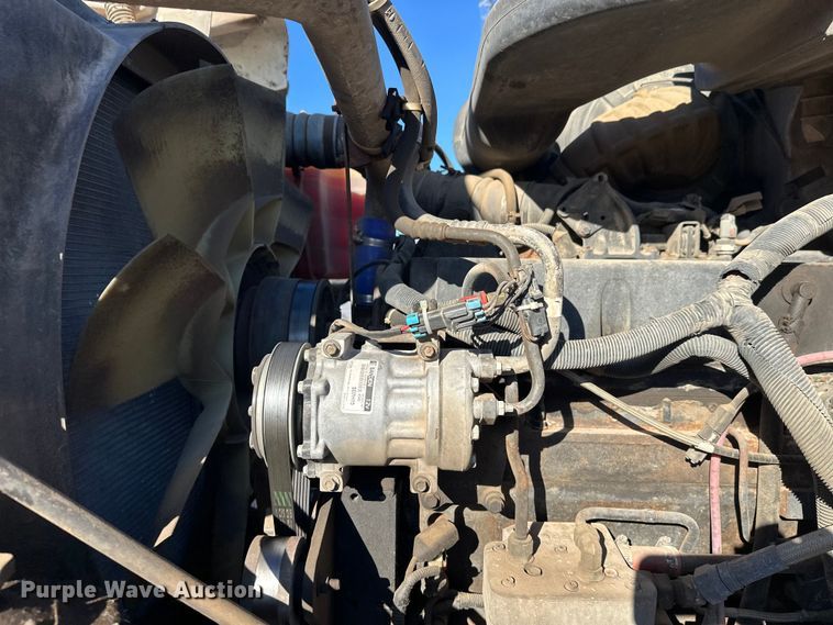 image for item DW4341 2004 International 5500i ready mix truck